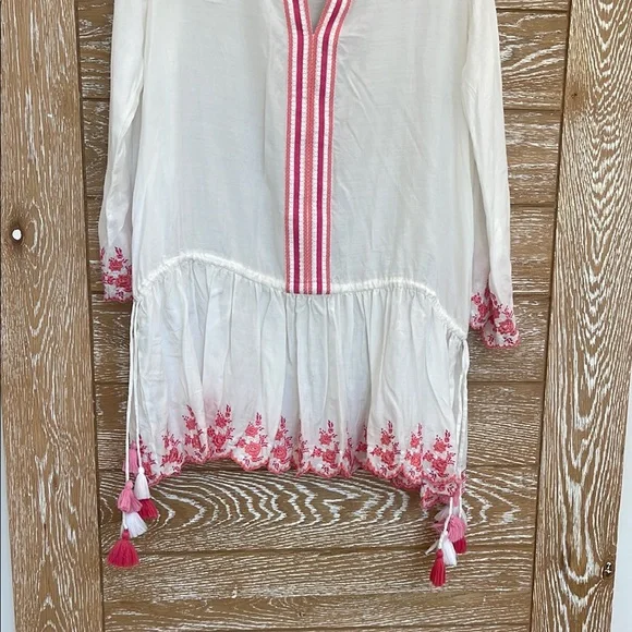 TAJ by Sabrina Crippa White and Pink Embellished Tunic with 3/4 Sleeves